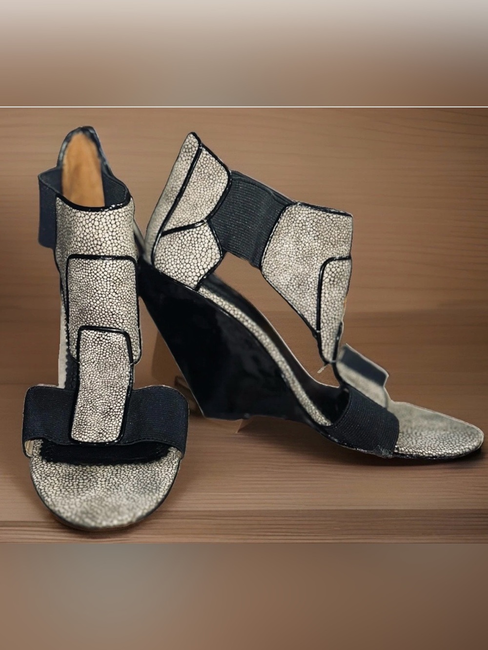 Rare Jean-Michel Cazabat FELA Black Stingray Shagreen Patent Wedge Sandals Sz 37